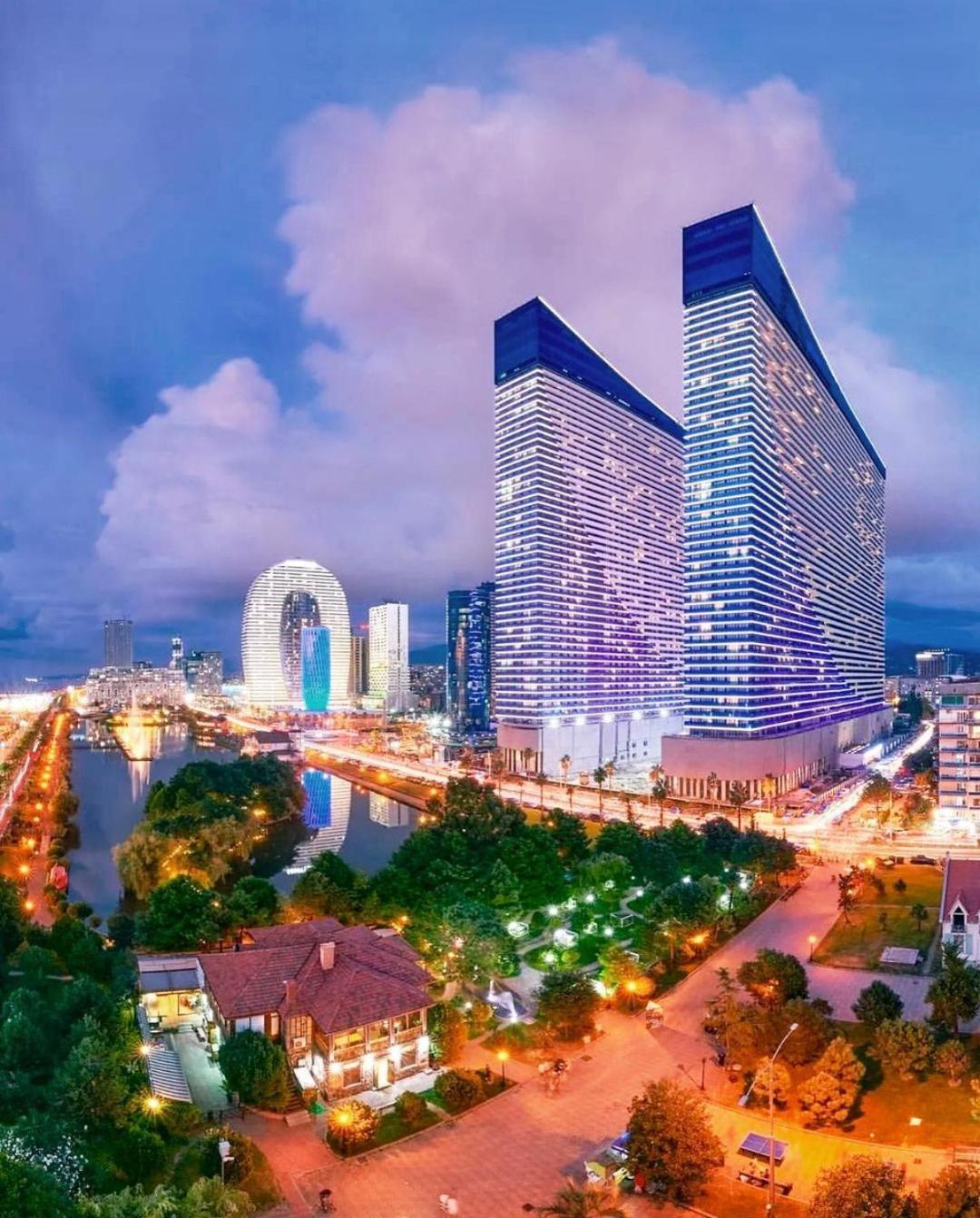 Orbi City Sea View Batumi Esterno foto